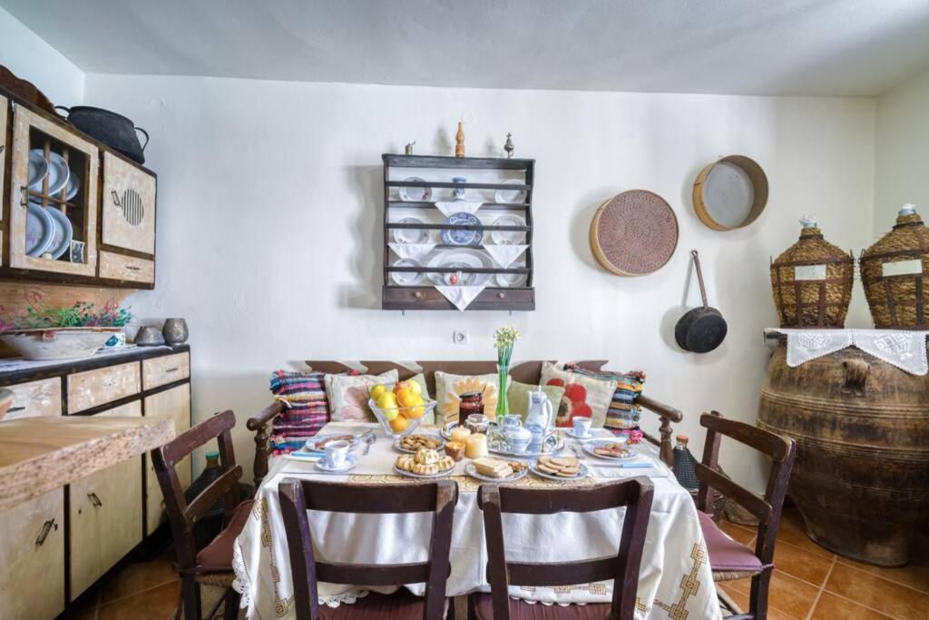 Traditional Cretan Stone House In The Center Of Crete Litos Extérieur photo